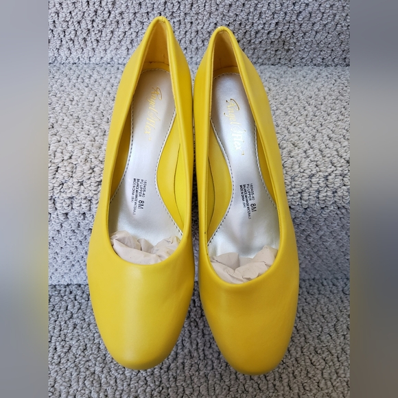 Women's pumps, size 8, by Angel Flex - Picture 4 of 6